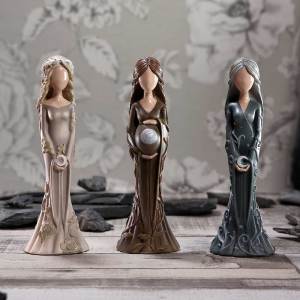 Aspects of Maiden, Mother and Crone Statuete