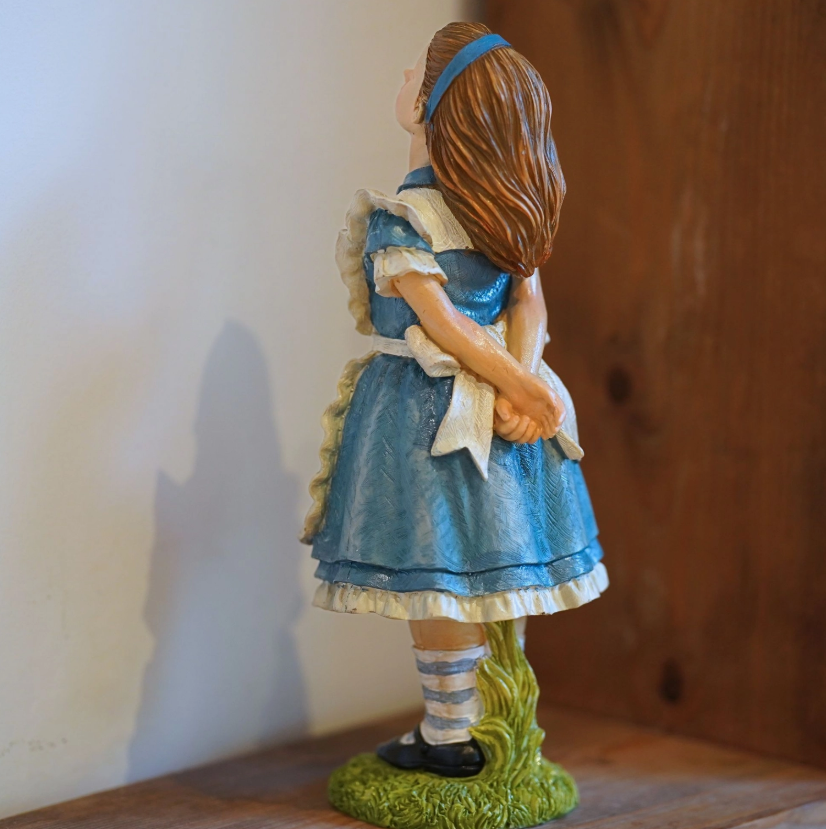 Alice în Țara Minunilor – Statuetă decorativă din rășină - imagine 2